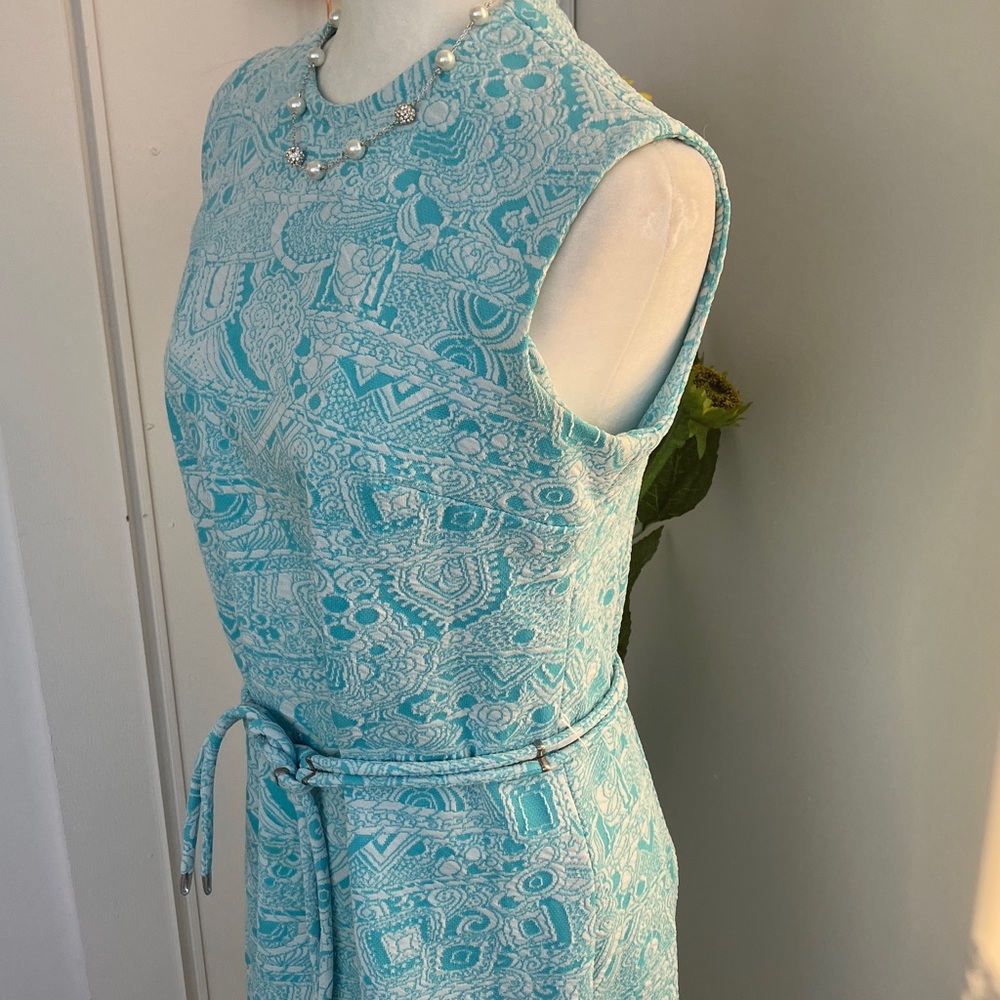 Vintage 60s 70s Bright Sky Blue & White Swirly Knee Length Sleeveless Day Dress - Picture 5 of 11